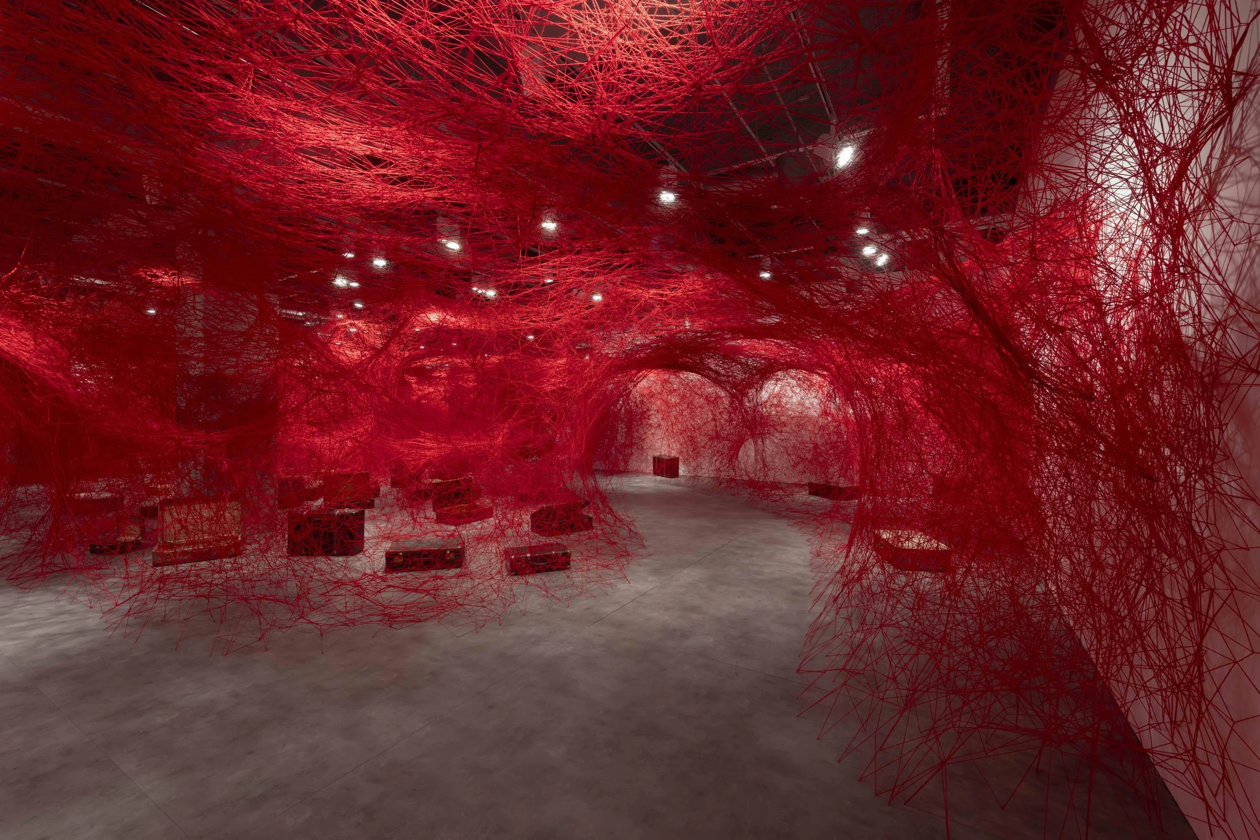 CHIHARU SHIOTA–塩田千春